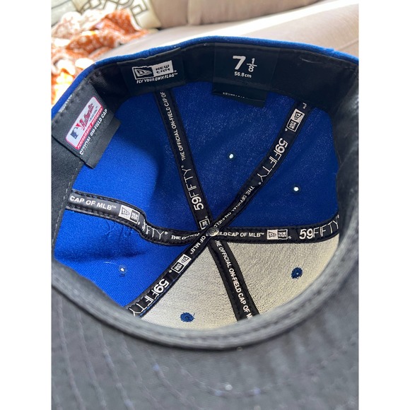 Toronto Blue Jays Fitted Baseball Hat 7 1/8 - Picture 2 of 2